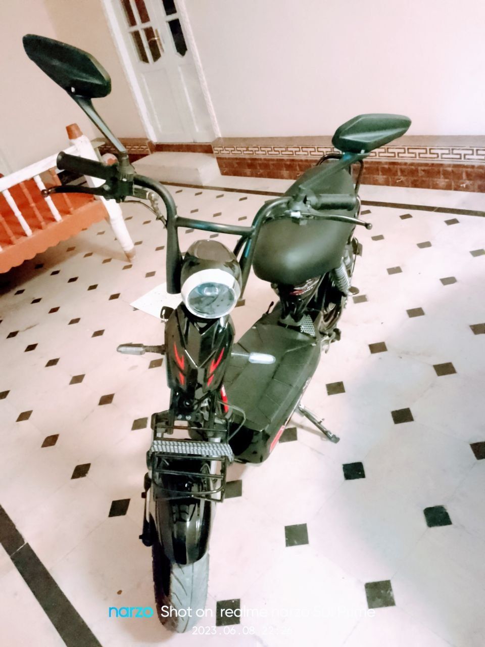 Moped-skuter kafolati bilan