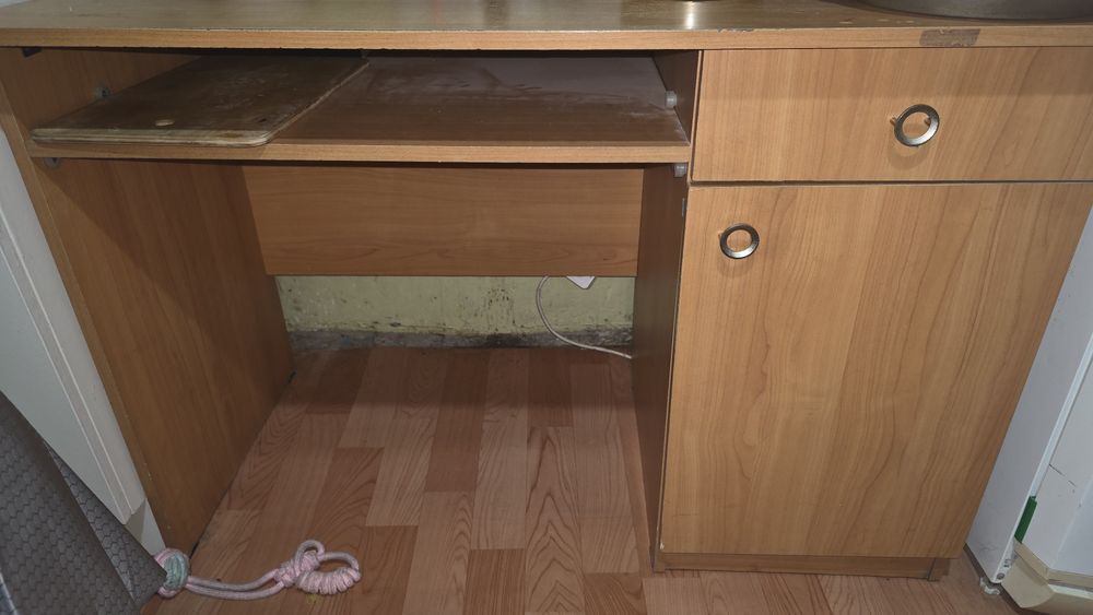 Продам письменный стол  за 2000 тыс