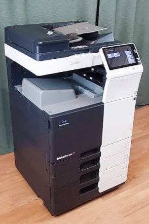 Vând copiator color Konica Minolta bizhub c224e