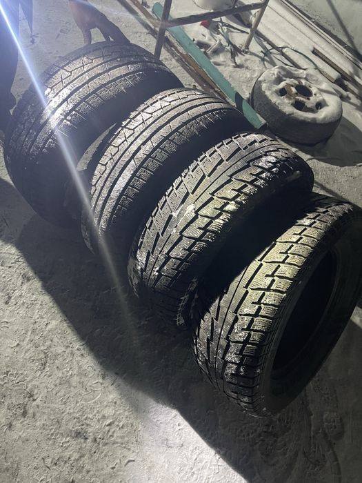 Продам резину,комплект шин срочно на джип