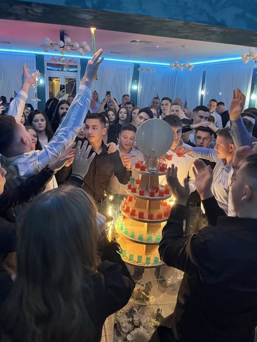 Tort de shoturi de inchiriat. 80 de shoturi. 250 de lei