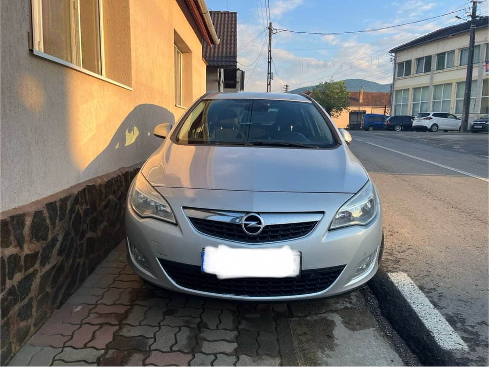 Opel Astra J 2010 1.7CDTI