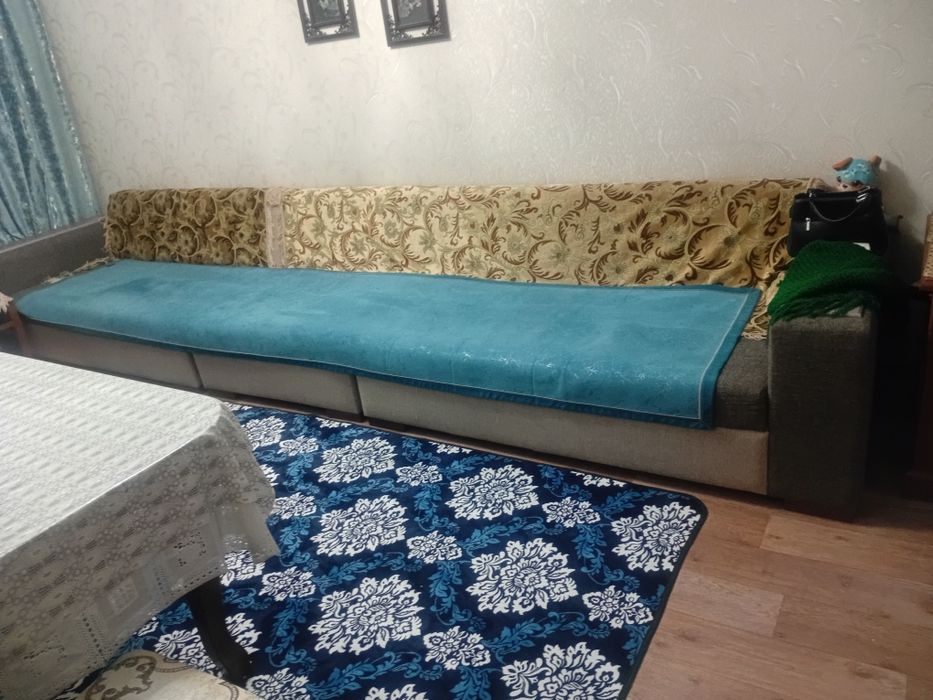 Продам диван длина 4.30 в хорошем состоянии