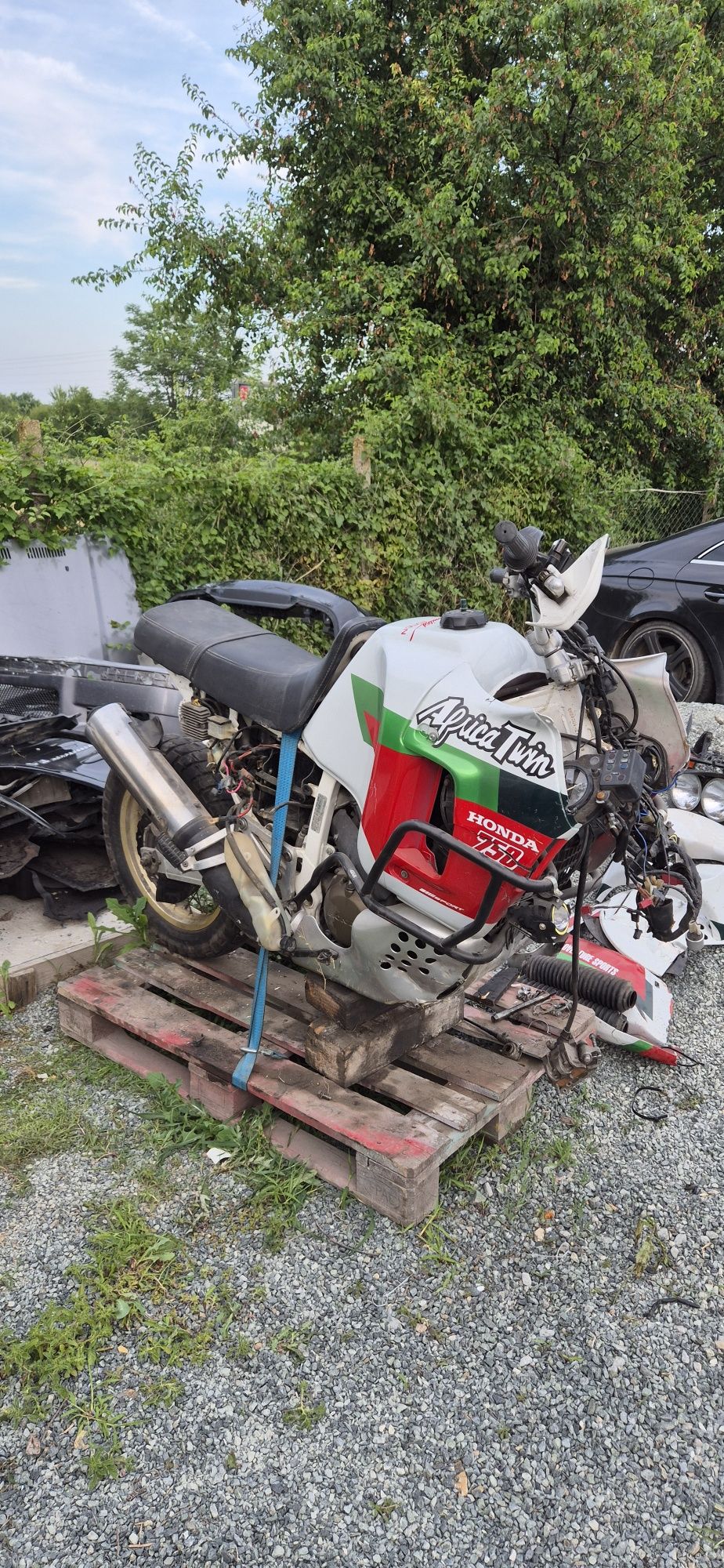 Honda africa twin 750