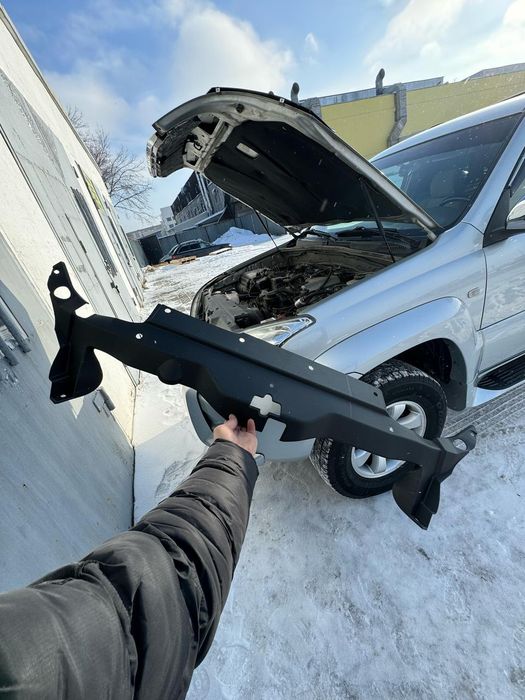 Пластиковая защита радиатора Тойота Прадо 120 gx470