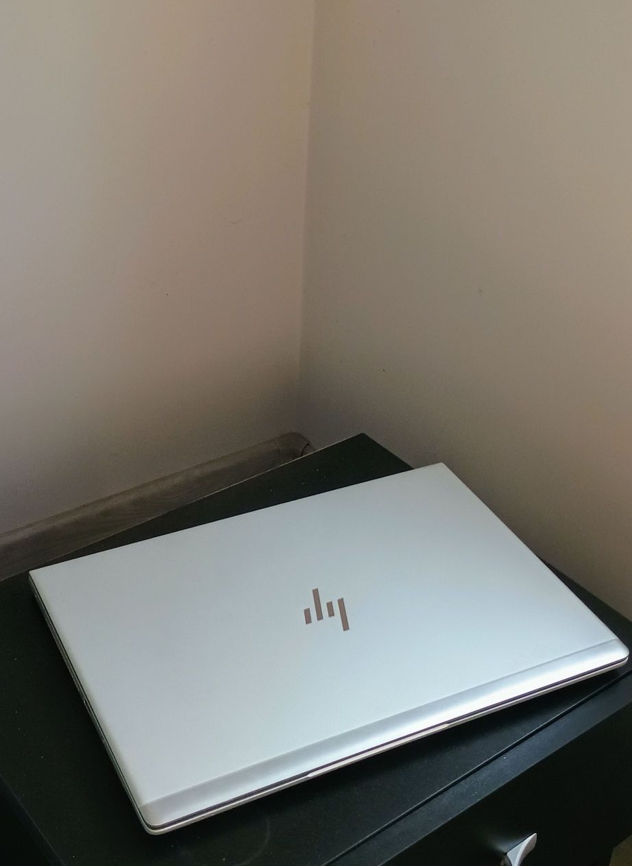 Лаптоп HP EliteBook 840 G5 с radeon rx 540 2gb,8gb Ram