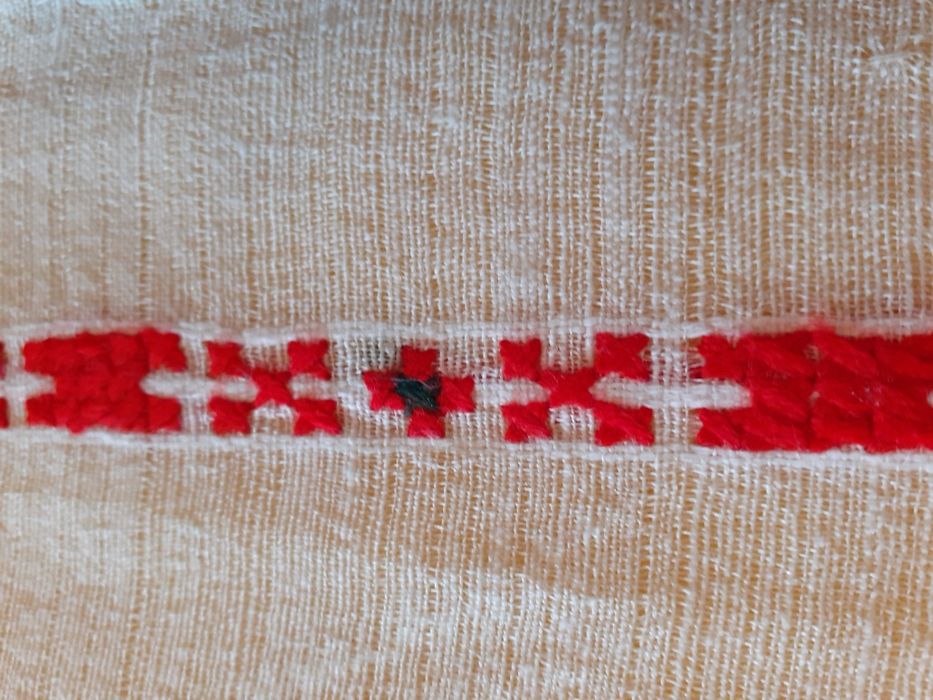 Stergar ornamental autentic,cusut la război pe pânză fina