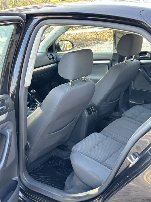 Vând Vw Jetta 2.0 BKD 140 cai 6 trepte 2007 Proprietar !