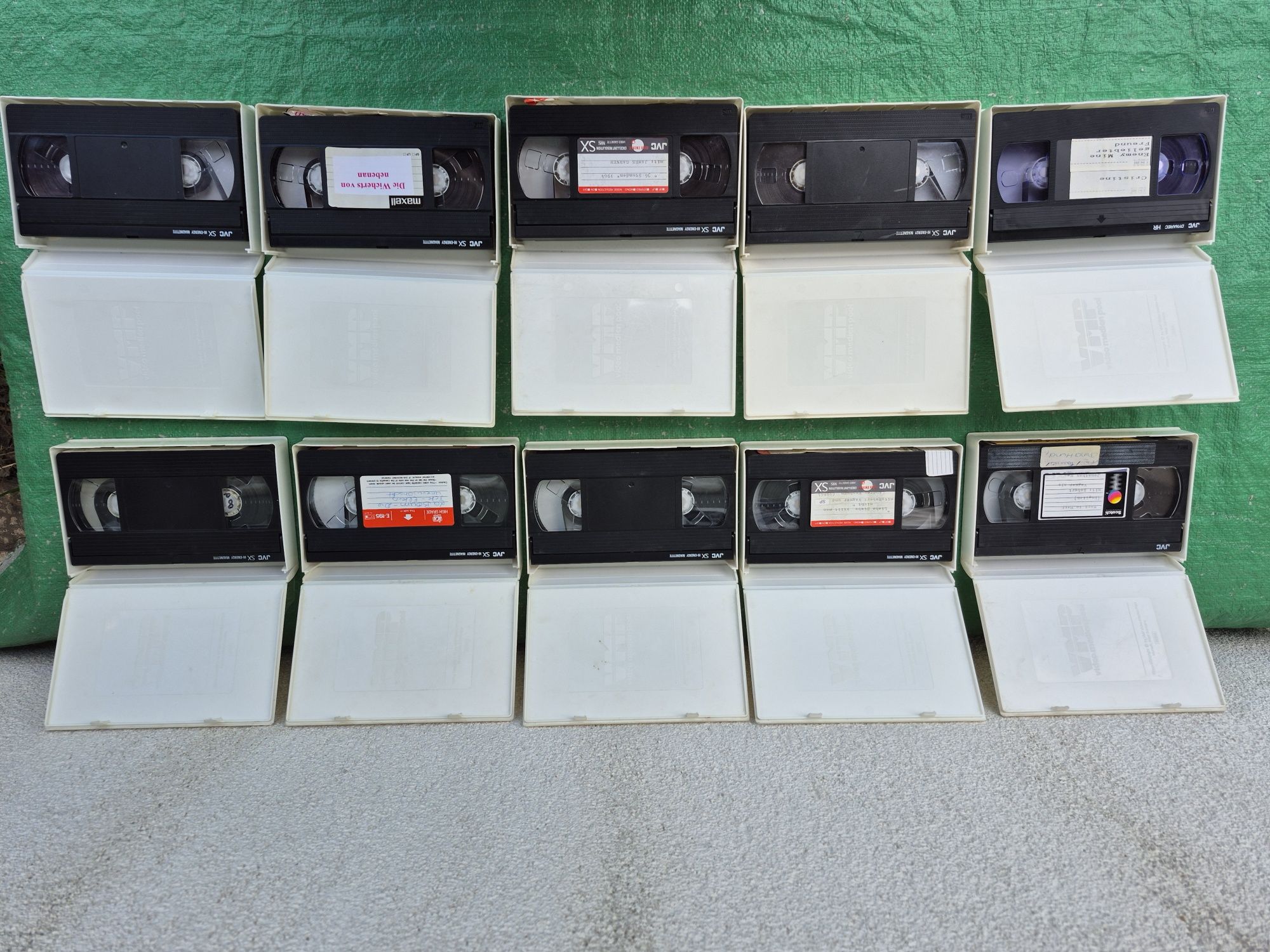 Vând 18 casete video VHS JVC originale de 240minute colectie de filme