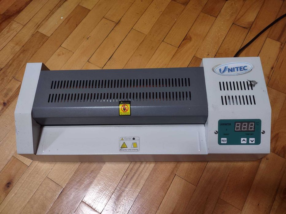 Vand Laminator profesional A3 Unitec