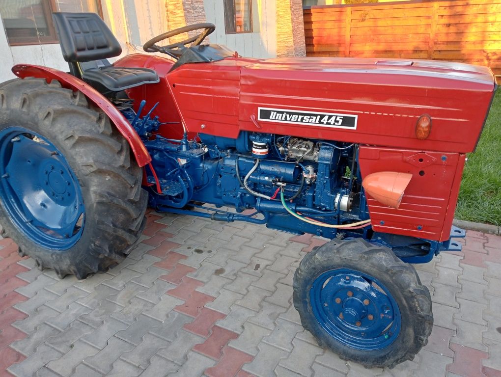 Vând Tractor U445