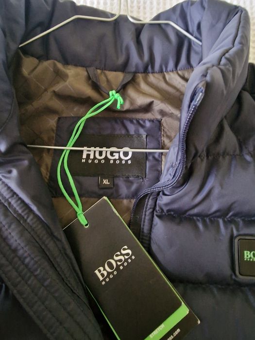 Прекрасен мъжки елек HUGO BOSS ,размер XL