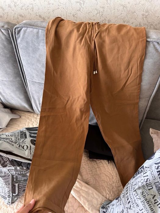 целый пакет одежд . брюки с начесом , рубажка