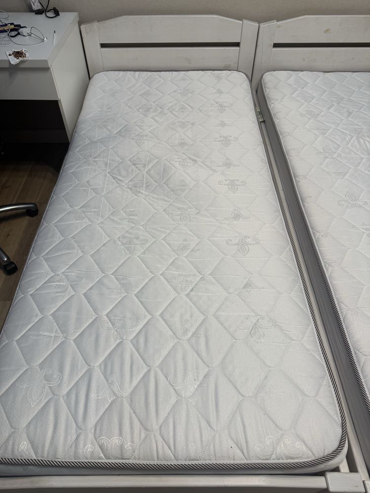 ПРОДАЕТЬСЯ КРОВАТЬ 200x90 кол-во 2
