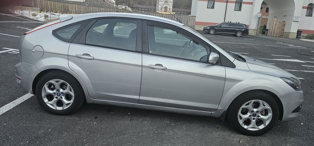 Vând Ford Focus Euro 5, 2010, 1.6 benzina + GPL