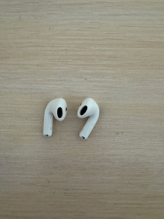 Оригиналный AirPods 4