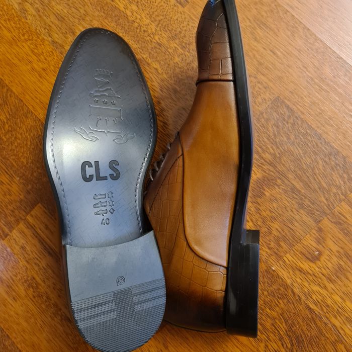 Pantofi barbatesti noi marimea 40