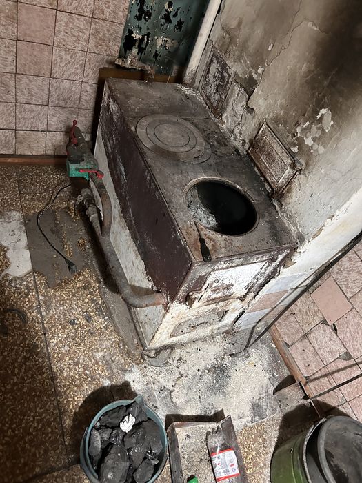 Продаю печку для дома, в хорошем состоянии, кольца все есть.Цена 35000