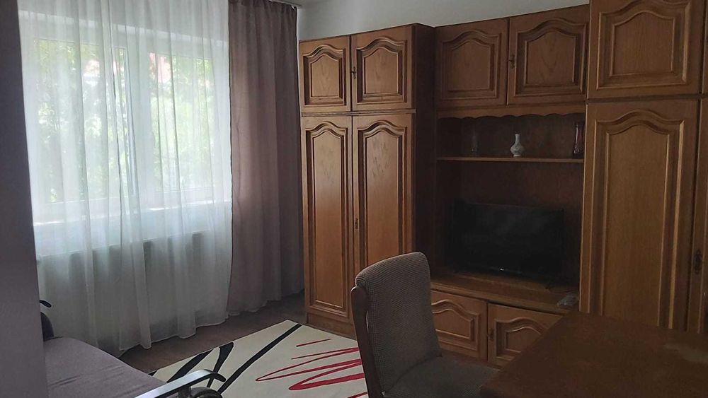 Inchiriez apartament o camera