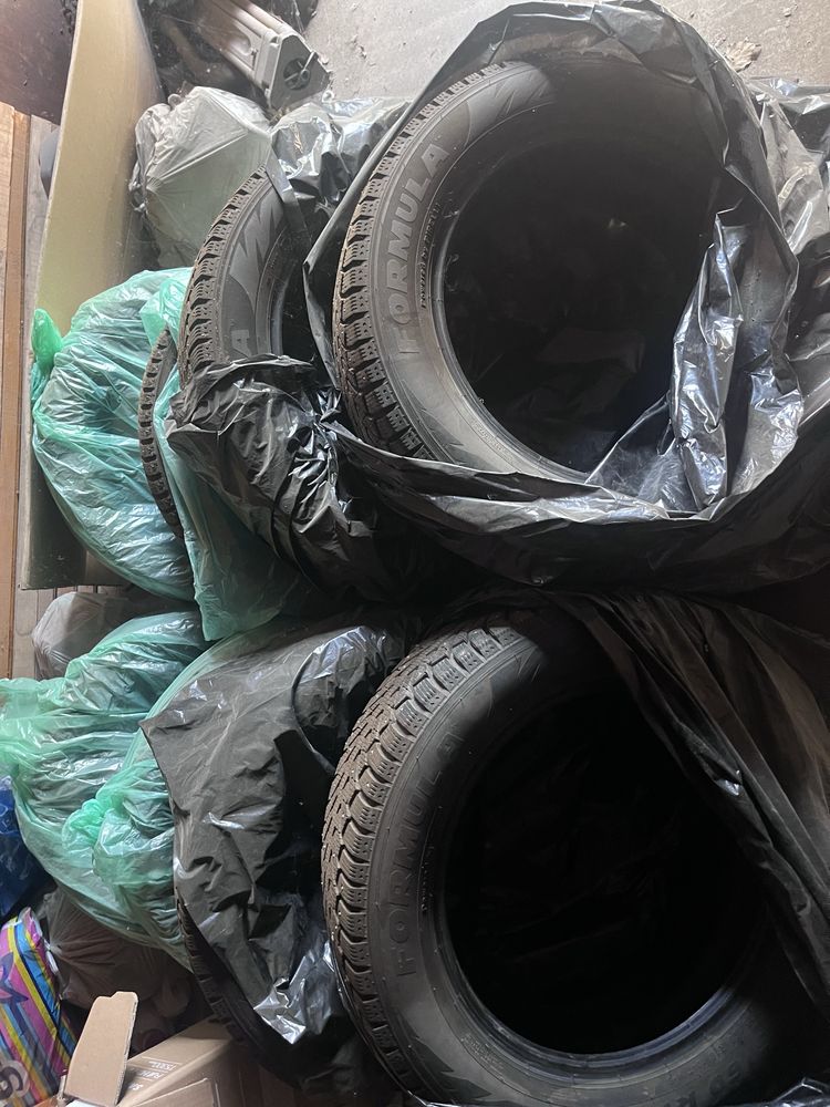 Продам шины зимние отличное состояние