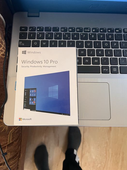 Leptop Asus windows 10 pro cu licenta