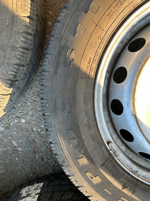 Cauciucuri 215 65 16 C plus genti