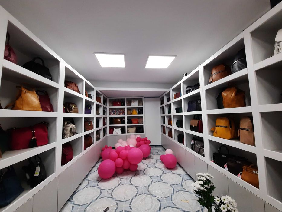 Vând mobilier comercial pentru magazin – confecționat în sept. 2023