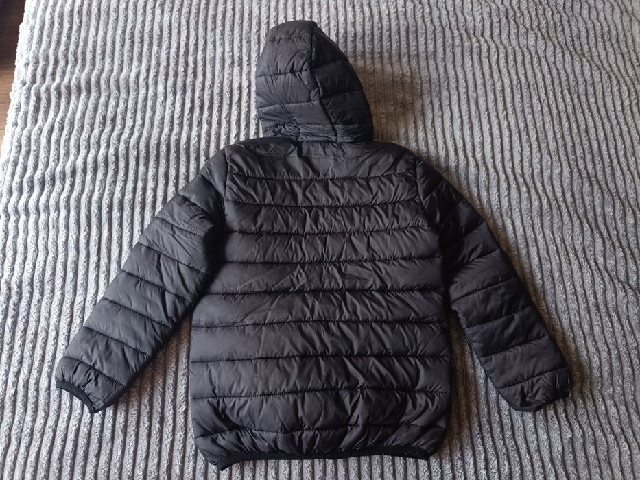 Есенно олекотено черно Яке Reserved,спортни долнища Primark, Decathlon