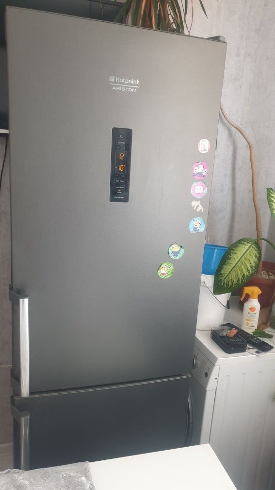 Хладилник Hotpoint Ariston