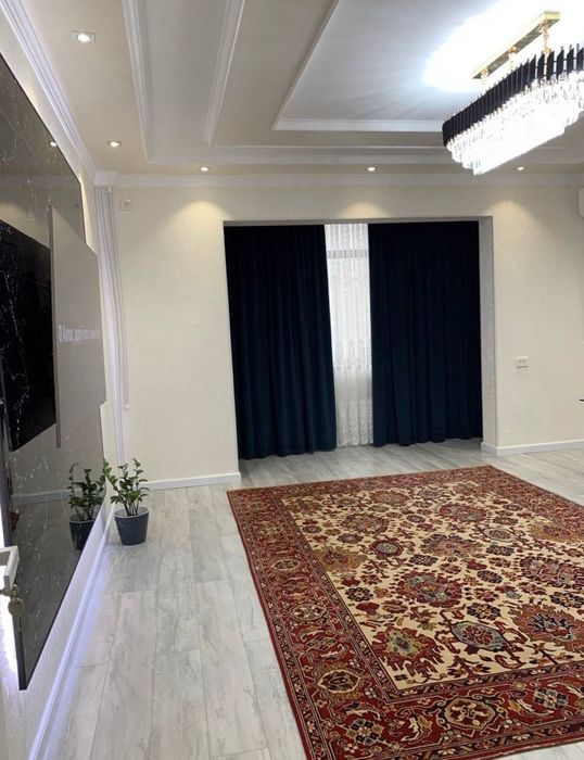 Продаётся 3 комнатная квартира  ремонт Ц-2 Алайский 17 школа