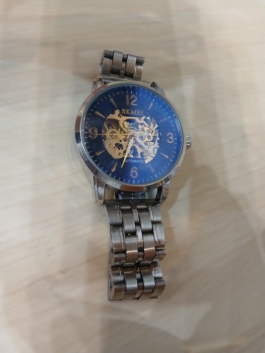 Часы продаются рабочие