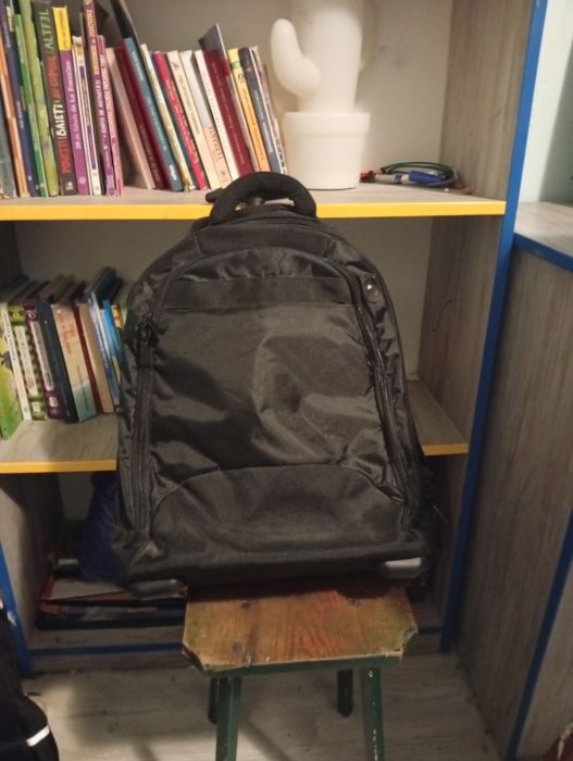 Vând troler ghiozdan