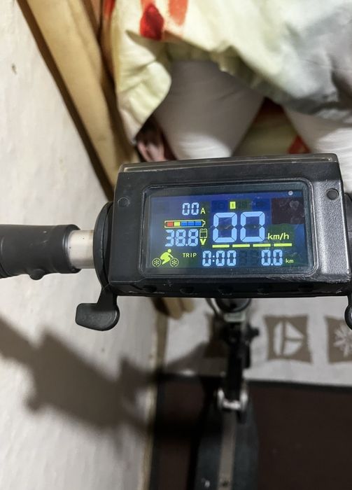 Vând trotinetă electrică kugo S3