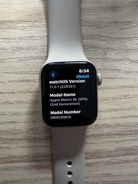 APPLE Watch SE (2nd Gen), 40mm Starlight