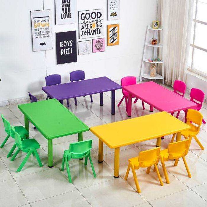 Стол детский  пластиковый комплект 4 стула