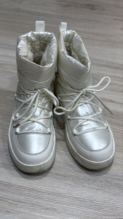 Продаются зимние дутики