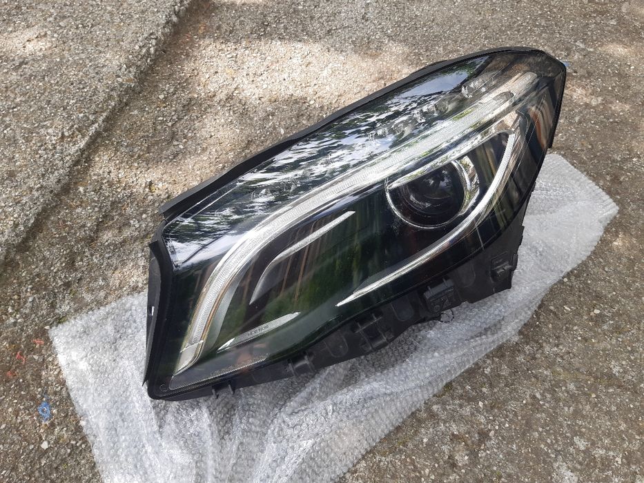 Ляв фар mercedes gla