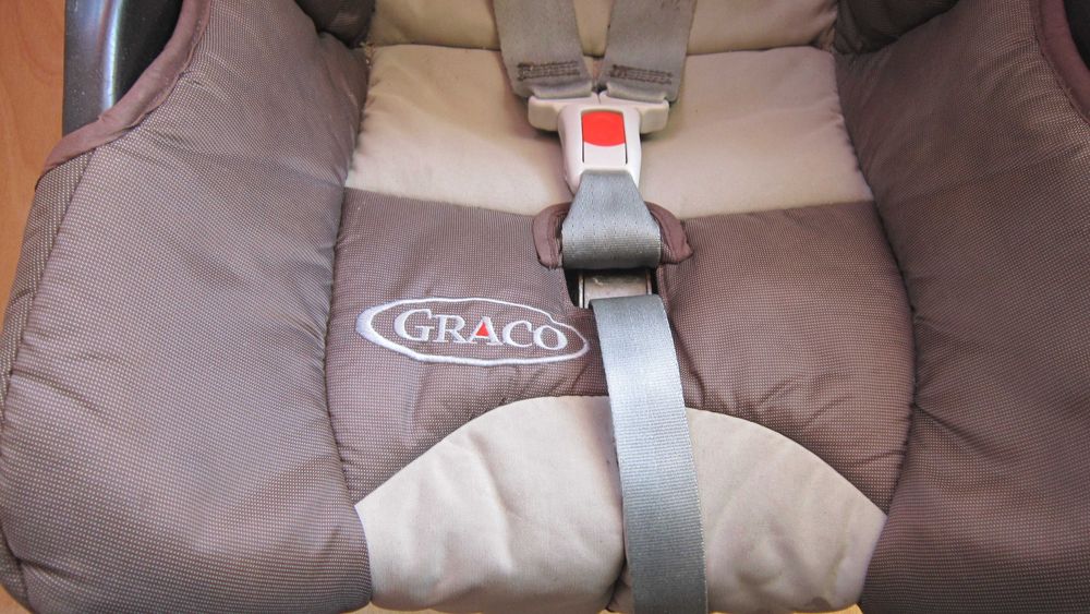 Scaun auto Graco, copii 1 - 2 ani, model scoica cu suport Isofix