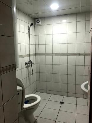 Отдавам етаж от къща със 3 спални,кухня и тоалетна и паркинг