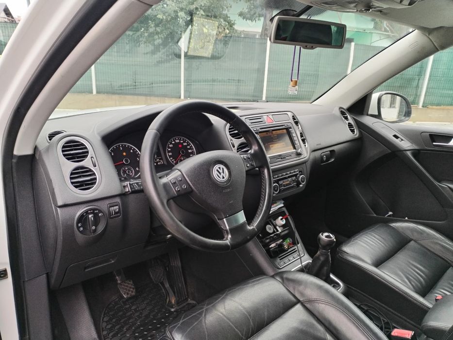 Vând Volkswagen Tiguan 2010