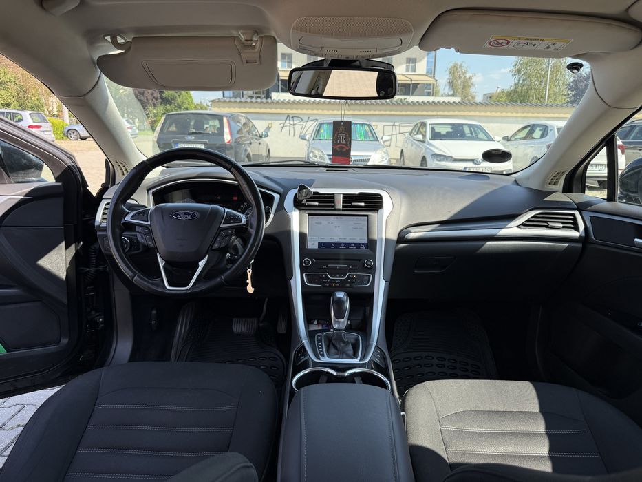 Ford Mondeo 2.0 150 CP Euro 6 – 2015 – Sedan Negru Metalizat