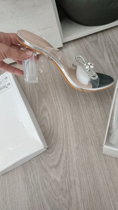 Sandale cu toc cristal