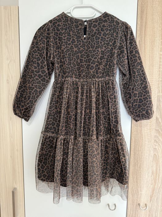 Детска рокля в размер 8год