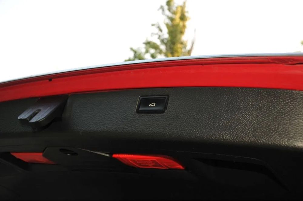 Vand passat B6 2010/Parcheaza singura/Automata/Xenon/Line assist/ACC