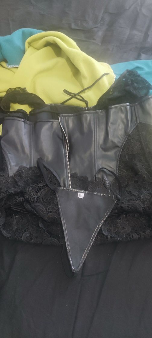 Bustiera, model unic, tip corset, masura 6XL, piele cu imprimeu brodat
