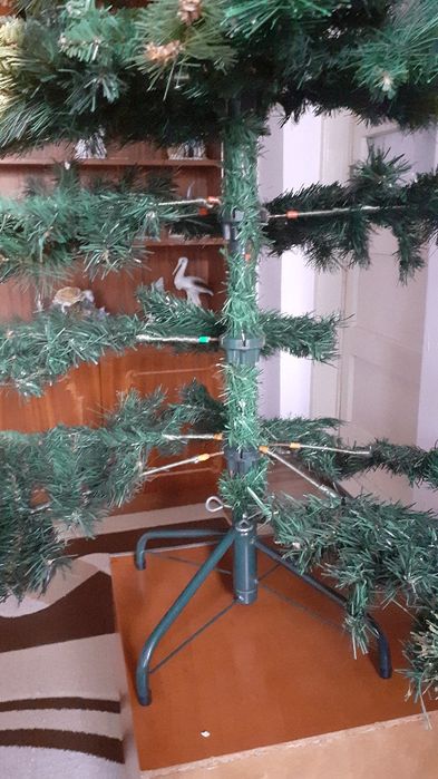 Mos Craciun,brad,globulete si decoratiuni