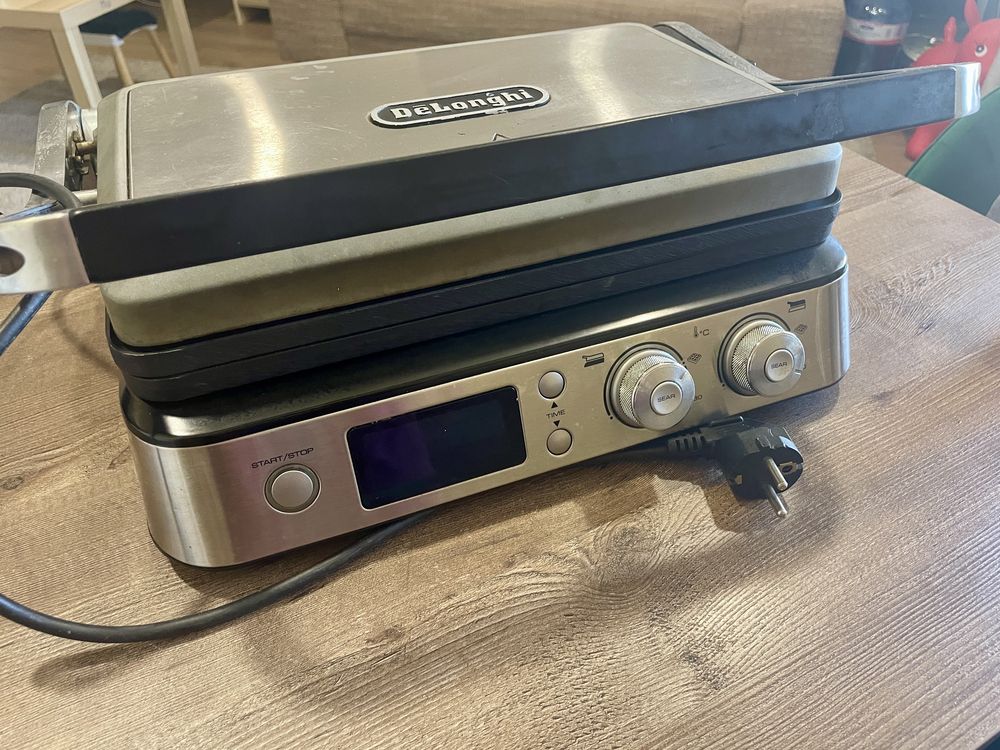 Електрическа скара Delonghi CGH1020D