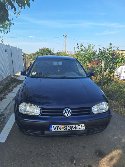 Vând golf 4,1.4 benzina ,an 2003