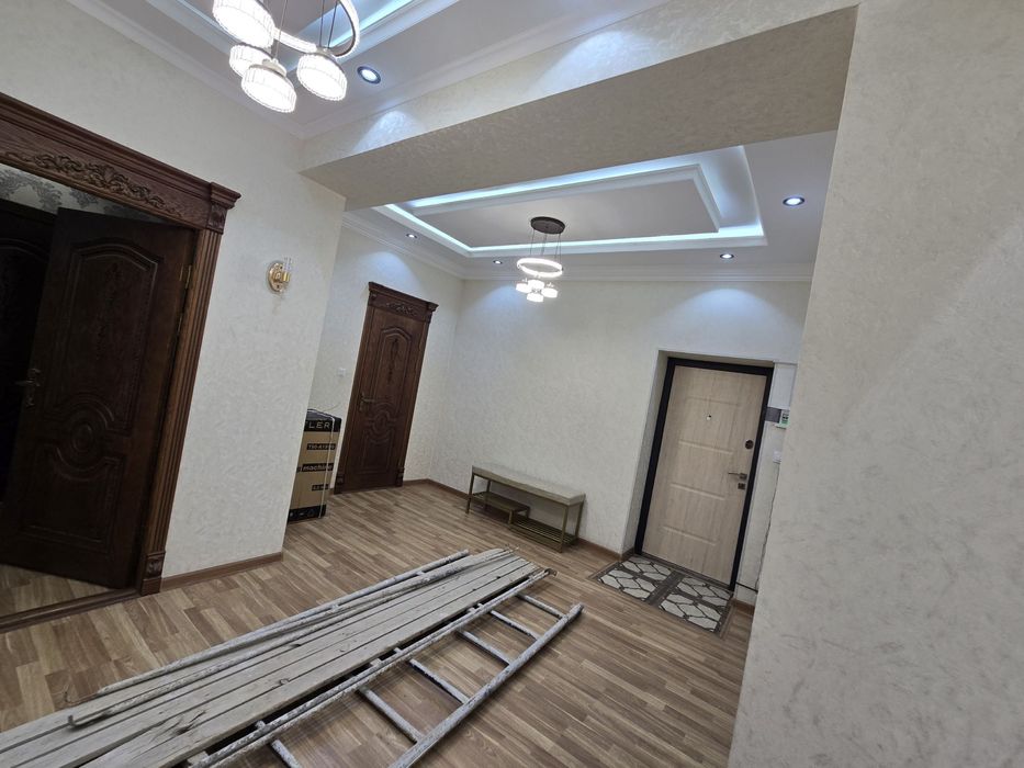 Sergeli Green Xausdan 3 xona 2 etaj 126 kv evroremont