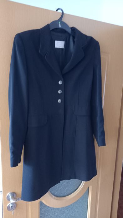 Vand sacou negru elegant,stare perfecta,nr 42-44,captusit,lungime medi